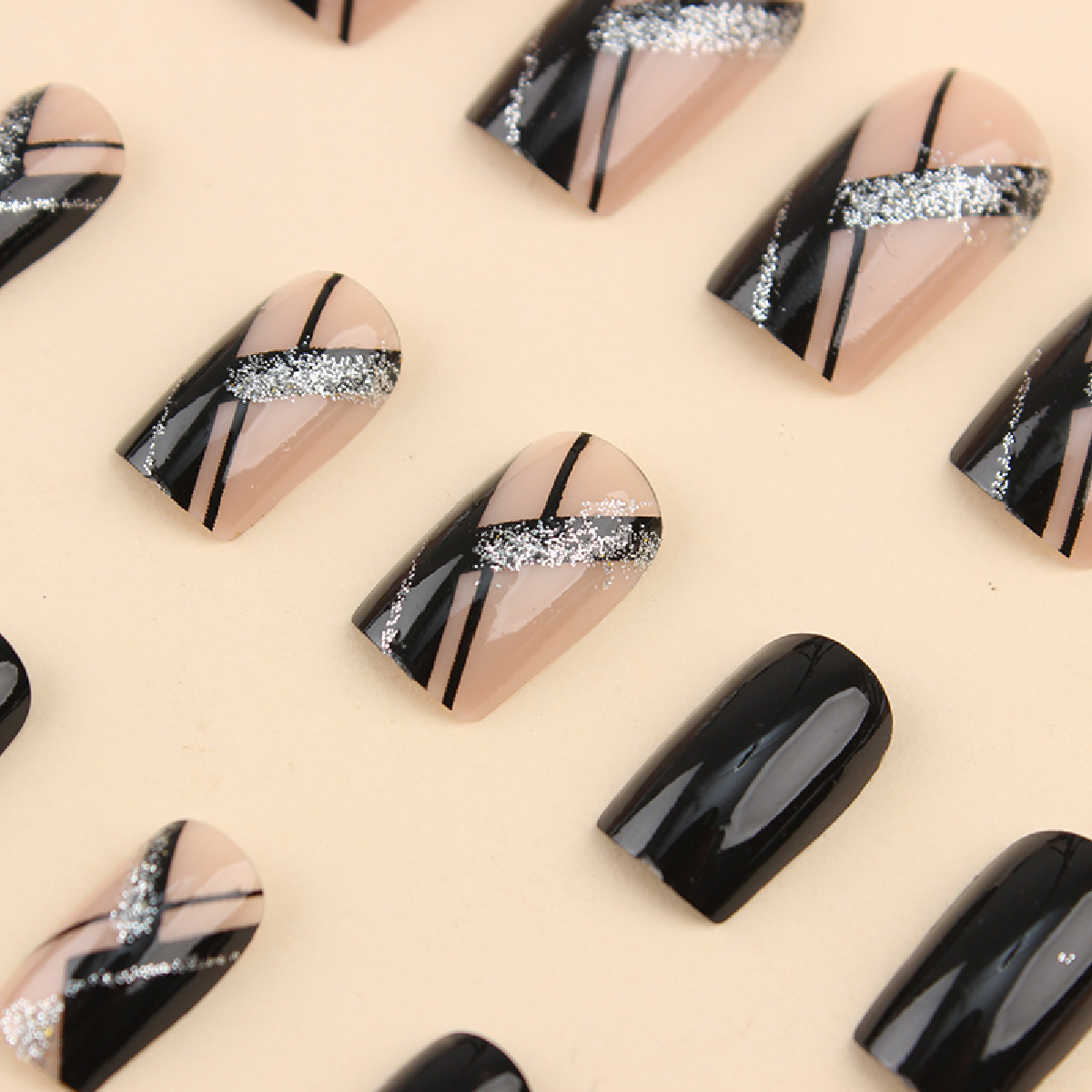 24Pcs Square Black Short Cover - огляд і ціна Nail Art Simple